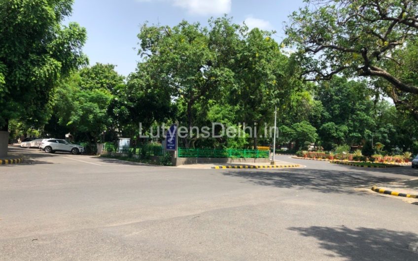 Residential Independent Property for Sale in Golf Links Delhi | House on Sale at Central Delhi