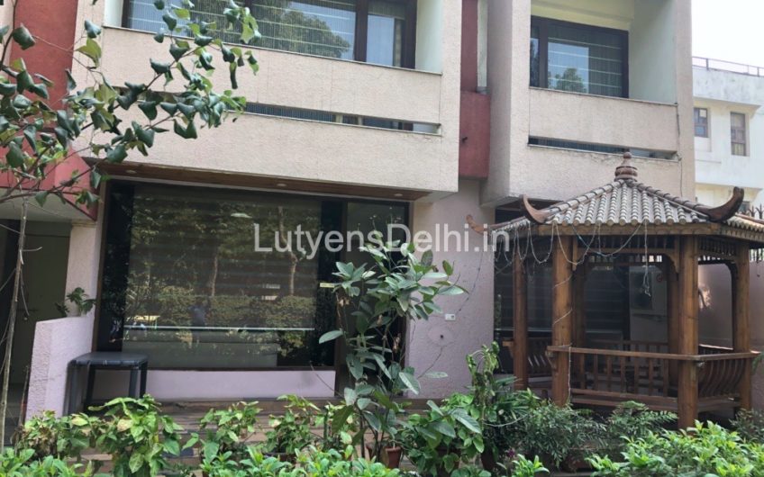 3 BEDROOMS RESIDENTIAL APARTMENT PRITHVIRAJ ROAD LUTYENS DELHI | MARBLE ARCH APARTMENT  ON SALE IN CENTRAL DELHI