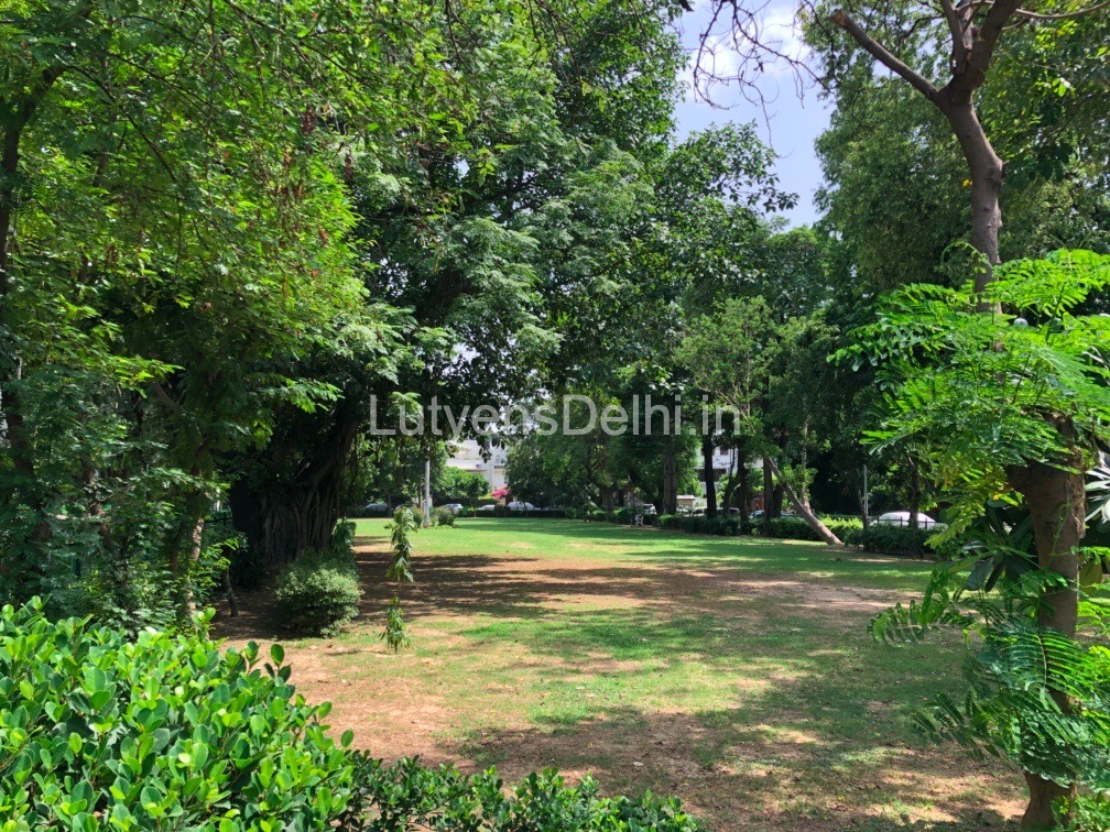 5 Bedrooms 375 Square Yards Independent House For Sale in Golf Links, Lutyens Delhi