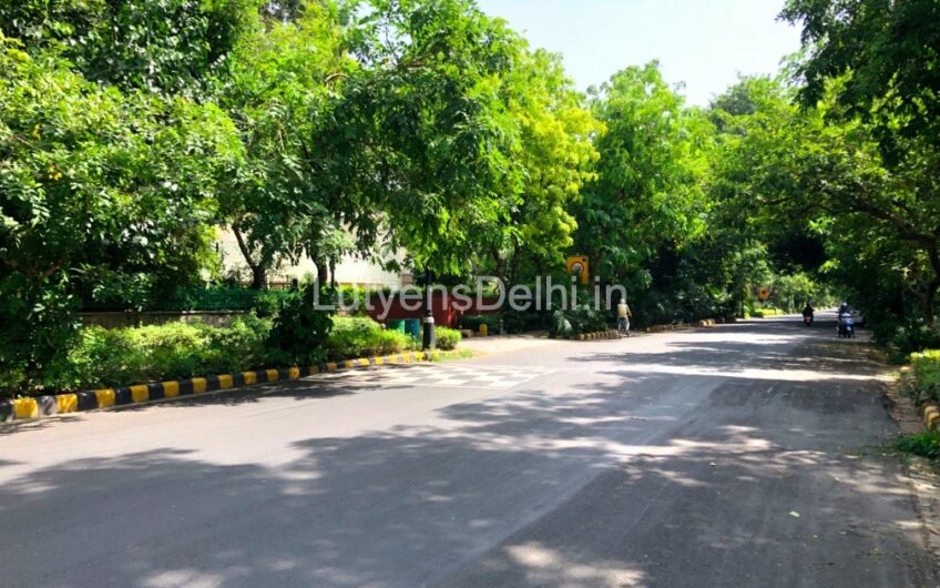4840 Square Yards Independent Bungalow for Sale in Amrita Shergill Marg, New Delhi